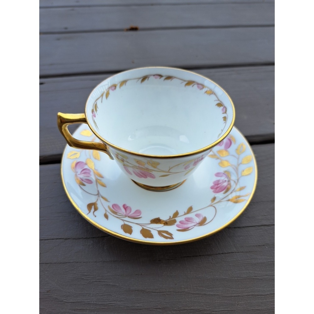 Vintage Royal‎ Sutherland (H & M) Bone China England 1960  Teacup & Sauser